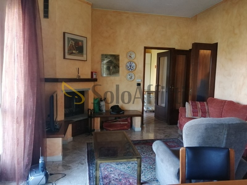 Appartamento in Affitto a Chieri, 750&euro;, 120 m², arredato