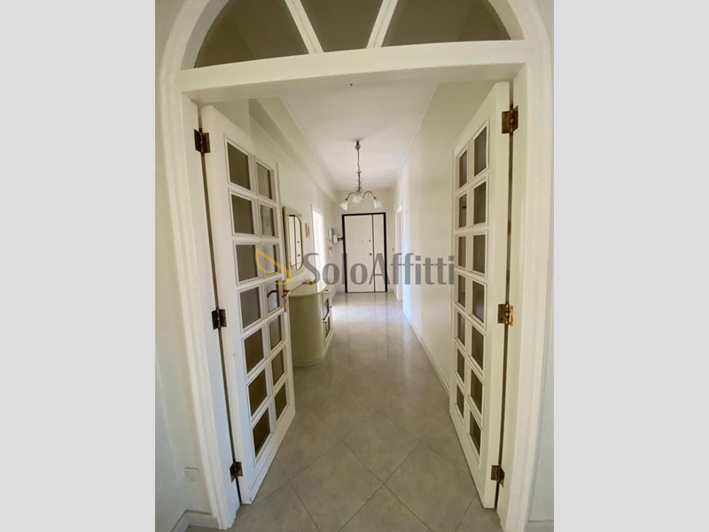 Quadrilocale in Affitto a Barletta, 680&euro;, 135 m², arredato