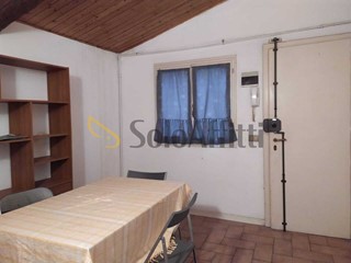 Trilocale in Affitto a Modena, zona Centro Storico, 450&euro;, 40 m², arredato