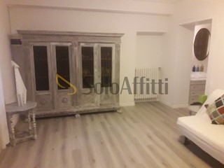 Bilocale in Affitto a Siena, zona Scacciapensieri, 650&euro;, 54 m², arredato