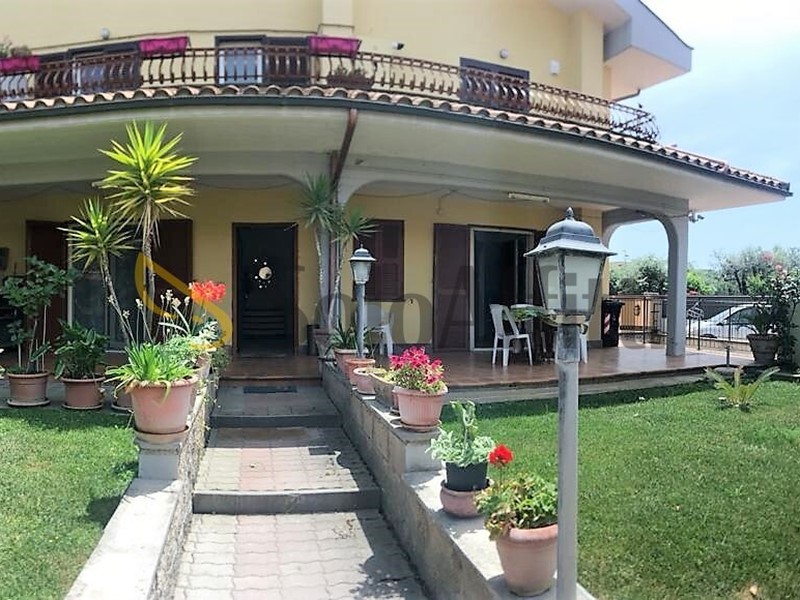 Quadrilocale in Affitto a Ciampino, zona Mura dei Francesi, 1'200&euro;, 100 m², arredato