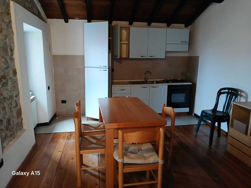 Quadrilocale in Vendita a Fosdinovo, zona Giucano, 180'000&euro;, 90 m², arredato