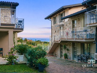 Trilocale in Vendita a Soiano Del Lago, 295'000&euro;, 105 m², con Box