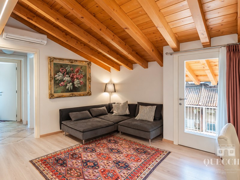 Trilocale in Vendita a Soiano Del Lago, 450'000&euro;, 150 m², con Box