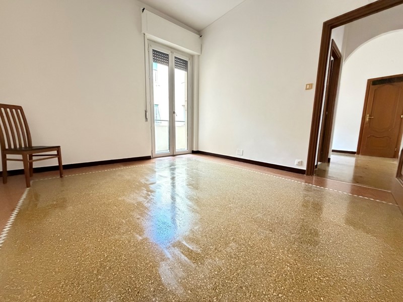 Appartamento in Vendita a Genova, zona Sampierdarena, 62'000&euro;, 61 m²