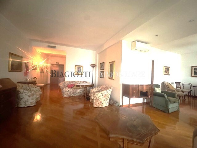 Appartamento in Vendita a Livorno, zona calzabigi, 298'000&euro;, 140 m², con Box