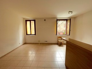 Bilocale in Vendita a Modena, zona Centro cittÃ, 135'000&euro;, 50 m²