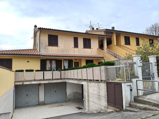 Appartamento in Vendita a Todi, 125'000&euro;, 75 m²