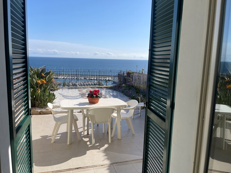 Bilocale in Vendita a Santo Stefano al Mare, 290'000&euro;, 65 m², con Box