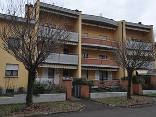 Trilocale in Vendita a Collecchio, zona Ozzano, 179'000&euro;, 98 m², con Box