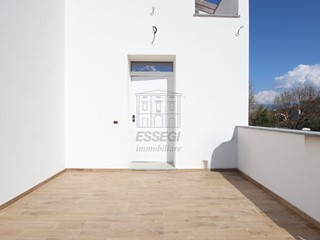 Appartamento in Vendita a Lucca, zona Ovest, 430'000&euro;, 131 m²