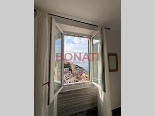 Trilocale in Vendita a Riomaggiore, zona Centro del Paese, 375'000&euro;, 57 m², arredato