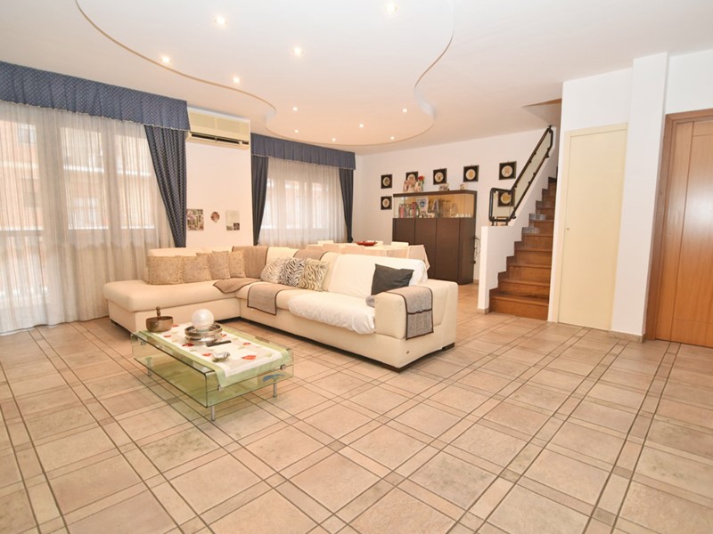 Appartamento in Vendita a Settimo Torinese, 275'000&euro;, 185 m²