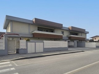 Quadrilocale in Vendita a Torbole Casaglia, 350'000&euro;, 142 m², con Box