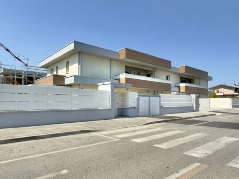 Quadrilocale in Vendita a Torbole Casaglia, 350'000&euro;, 142 m², con Box