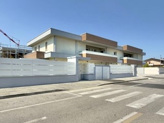 Quadrilocale in Vendita a Torbole Casaglia, 350'000&euro;, 142 m², con Box