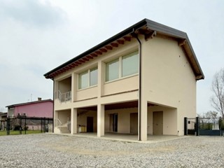 Trilocale in Vendita a Chiari, 270'000&euro;, 164 m²