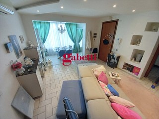 Appartamento in Vendita a Riccione, 400'000&euro;, 140 m², con Box