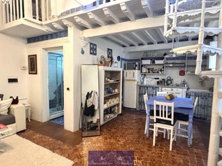 Bilocale in Affitto a Firenze, zona Oltrarno, 1'400&euro;, 47 m², arredato
