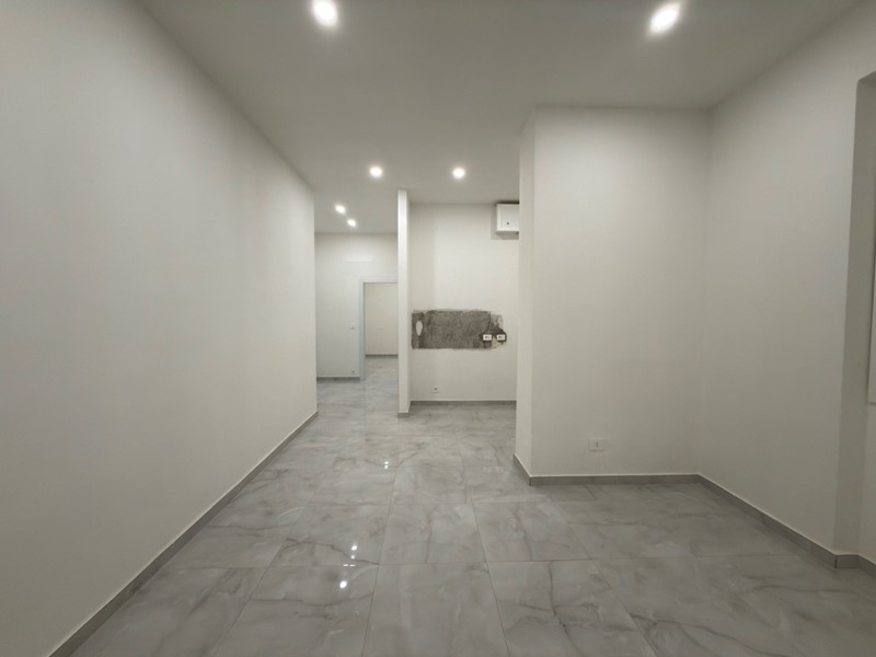Trilocale in Vendita a Reggio Emilia, zona Centro storico, 225'000&euro;, 90 m², con Box
