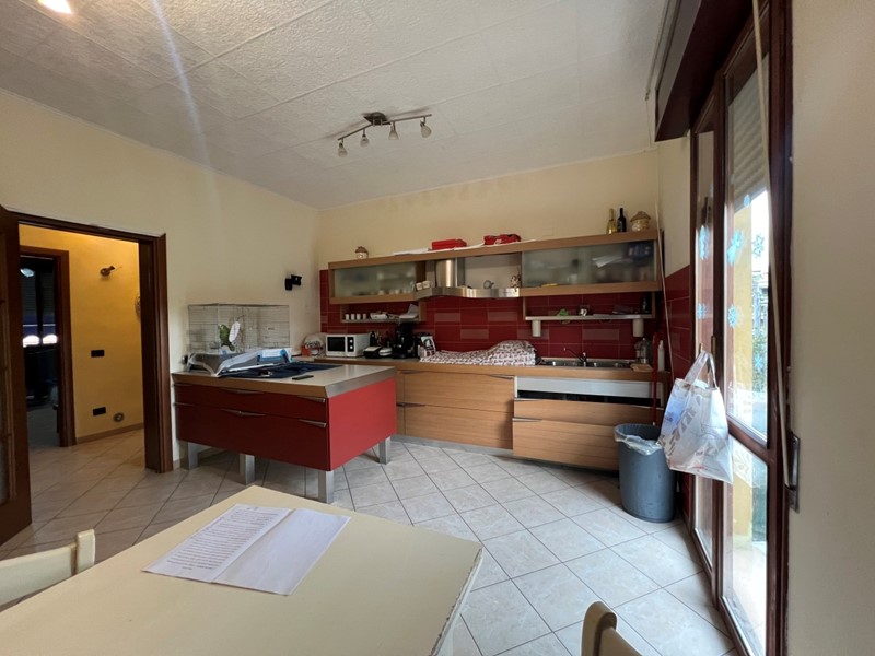Quadrilocale in Vendita a Reggio Emilia, zona Ospizio, 139'000&euro;, 100 m², arredato, con Box