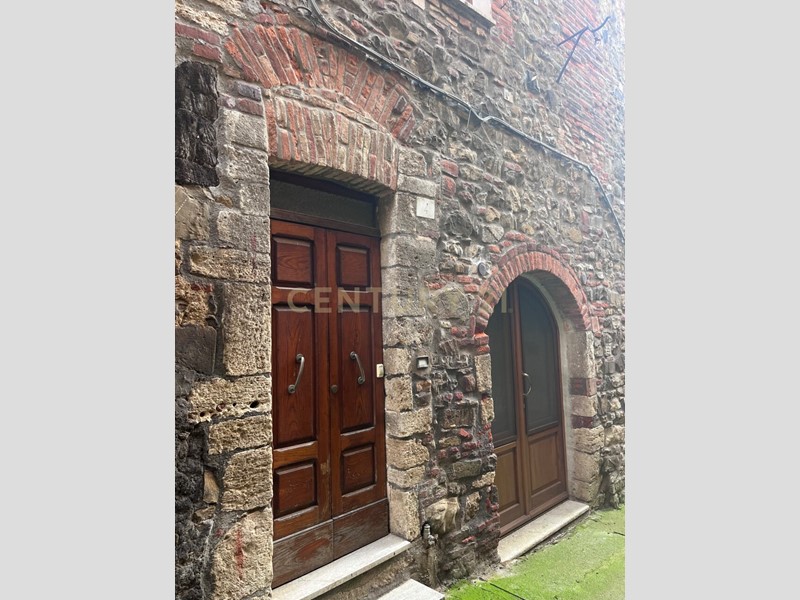 Quadrilocale in Vendita a Manciano, zona Montemerano, 78'000&euro;, 87 m²