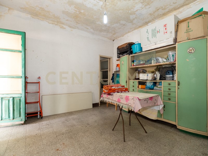 Appartamento in Vendita a Catania, 119'000&euro;, 130 m²