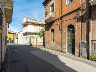 Appartamento in Vendita a Valverde, 84'000&euro;, 122 m²