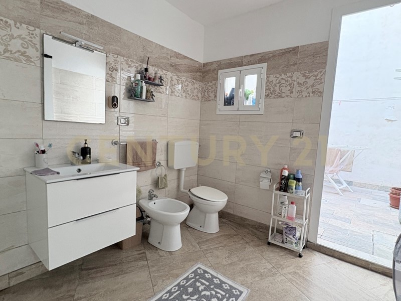 Quadrilocale in Vendita a Siracusa, zona Cadorna, 83'000&euro;, 71 m², arredato