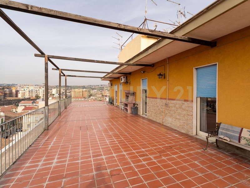 Appartamento in Vendita a Catania, 250'000&euro;, 130 m²