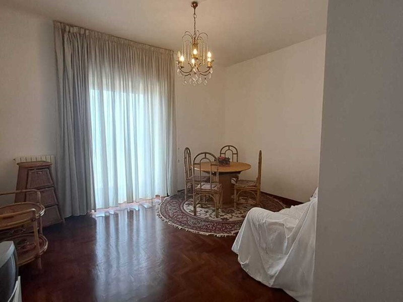 Quadrilocale in Affitto a Salerno, 1'300&euro;, 123 m², arredato