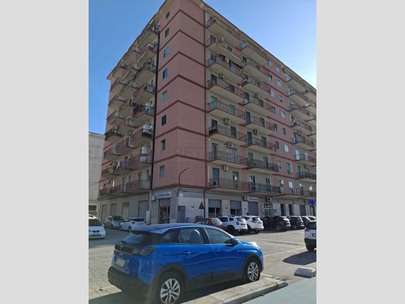 Appartamento in Vendita a Siracusa, 90'000&euro;, 135 m²