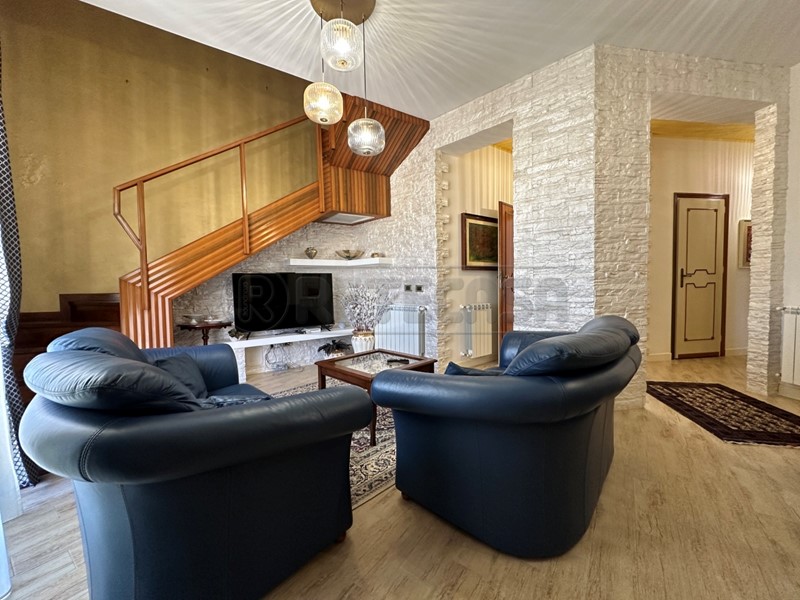 Appartamento in Vendita a Mazara del Vallo, 350 m², arredato
