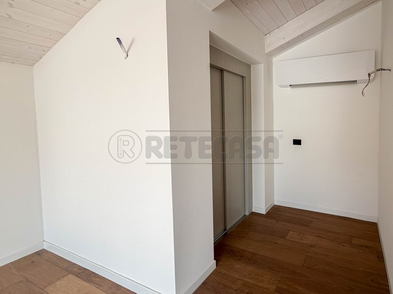 Appartamento in Vendita a Creazzo, 390'000&euro;, 205 m², con Box