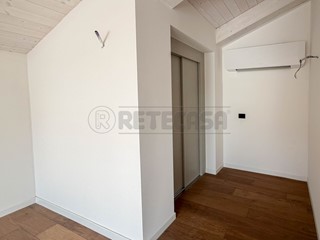 Appartamento in Vendita a Creazzo, 390'000&euro;, 205 m², con Box