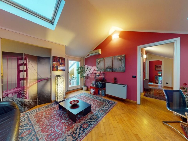 Trilocale in Vendita a Brescia, 280'000&euro;, 88 m², con Box