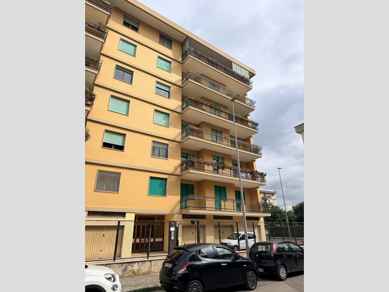 Appartamento in Vendita a Lecce, 190'000&euro;, 149 m², con Box