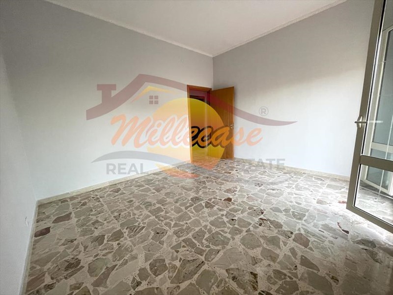 Appartamento in Vendita a Siracusa, zona Tisia - Tica - Zecchino, 248'000&euro;, 120 m²