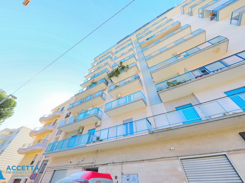 Trilocale in Vendita a Taranto, zona Rione Italia - Montegranaro, 148'000&euro;, 152 m²