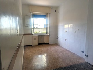 Quadrilocale in Vendita a Genova, 40'000&euro;, 48 m²