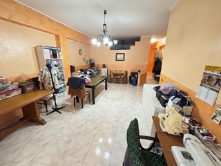 Appartamento in Vendita a Misterbianco, zona Centro, 109'000&euro;, 160 m², con Box