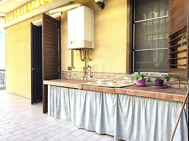 Quadrilocale in Vendita a Aci Catena, zona Semicentro, 180'000&euro;, 150 m², con Box