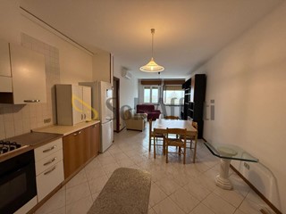 Quadrilocale in Affitto a Modena, 695&euro;, 78 m², arredato