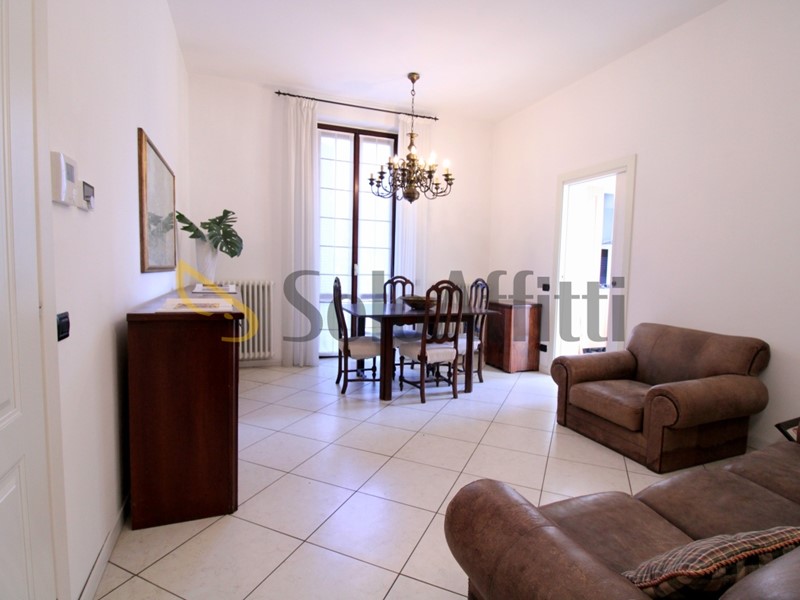 Quadrilocale in Affitto a Barlassina, 1'250&euro;, 115 m², arredato