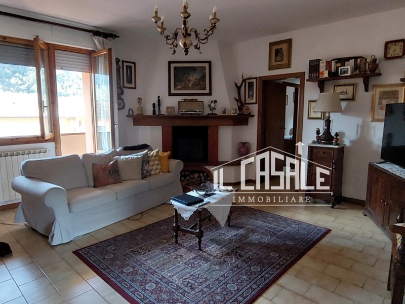 Appartamento in Vendita a Dicomano, 135'000&euro;, 130 m², con Box