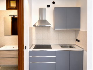 Bilocale in Vendita a Sirmione, 205'000&euro;, 58 m², arredato