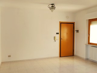 Appartamento in Vendita a Manoppello, zona Scalo, 99'000&euro;, 111 m²