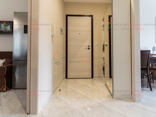 Appartamento in Vendita a Siracusa, zona Pizzuta Scala Greca, 195'000&euro;, 135 m², con Box