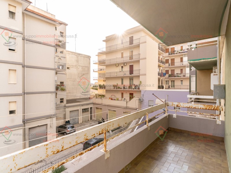 Trilocale in Vendita a Siracusa, zona Pizzuta Scala Greca, 90'000&euro;, 123 m²