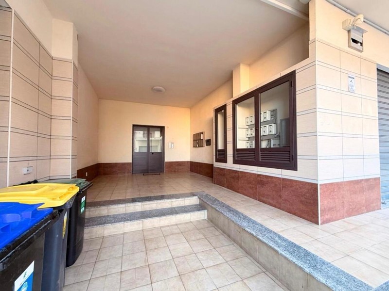 Bilocale in Vendita a Floridia, 50'000&euro;, 46 m², con Box